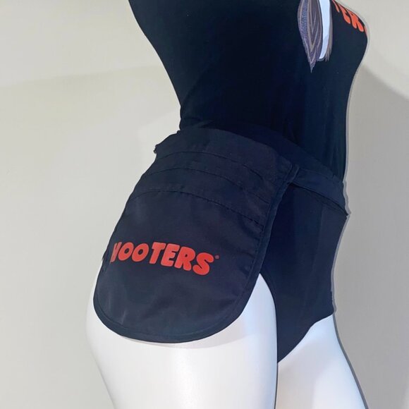 HOOTERS PRE-LOVED UNI - 2 TOPS BOOTIE SHORTS POUCH NAME TAG & NEW TAMARA TIGHTS - Picture 9 of 14